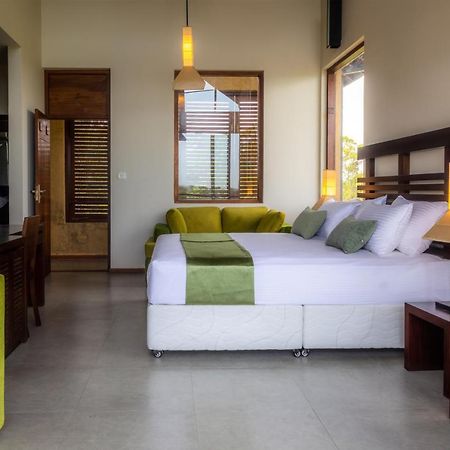 Hotel Rock Wild Yala Esterno foto