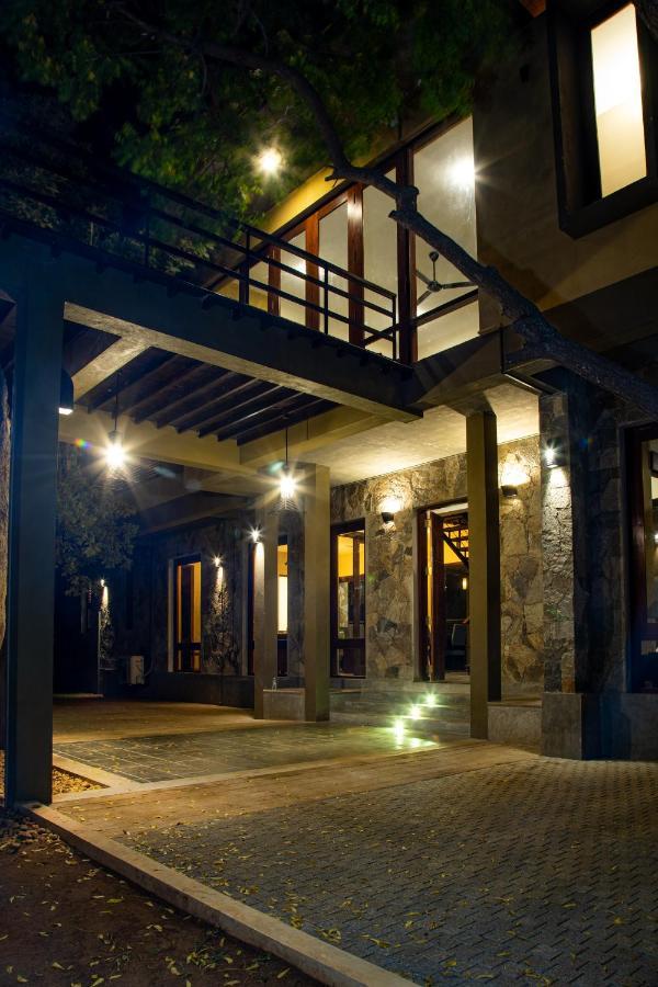 Hotel Rock Wild Yala Esterno foto