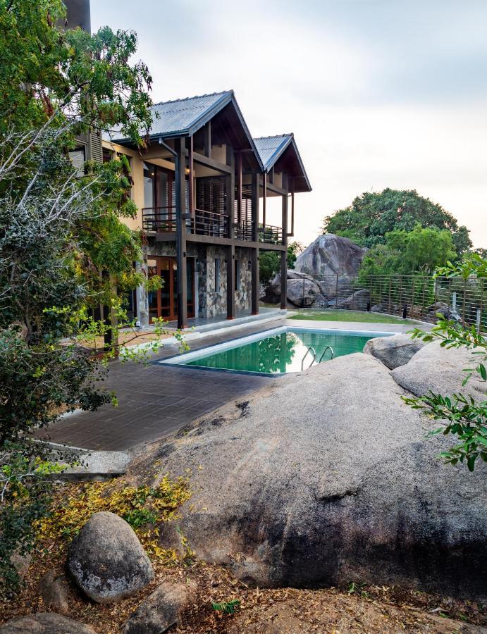 Hotel Rock Wild Yala Esterno foto