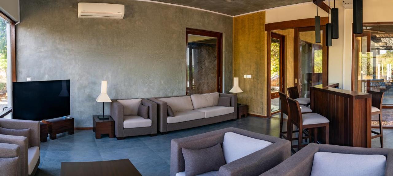 Hotel Rock Wild Yala Esterno foto